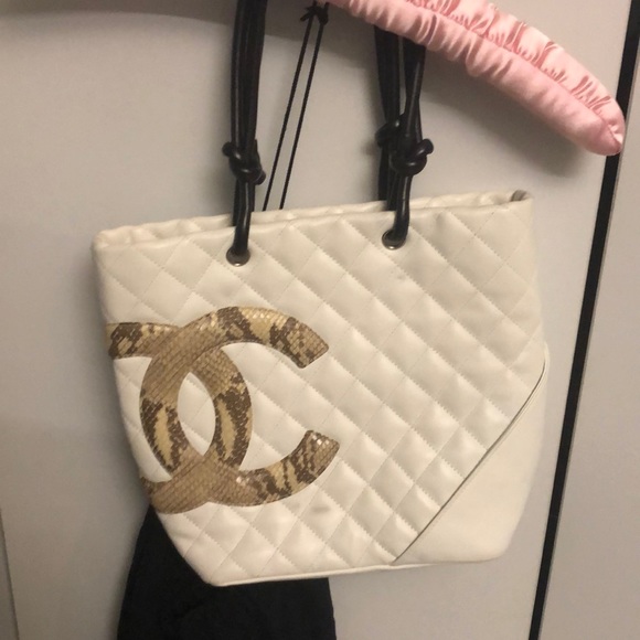 Chanel bag - Picture 1 of 6